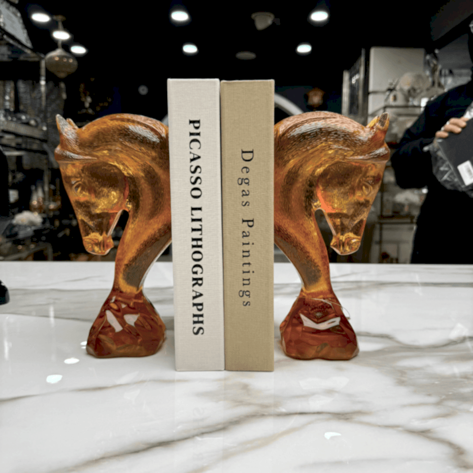 AKRİLİK 2Lİ AT KİTAP TUTUCU