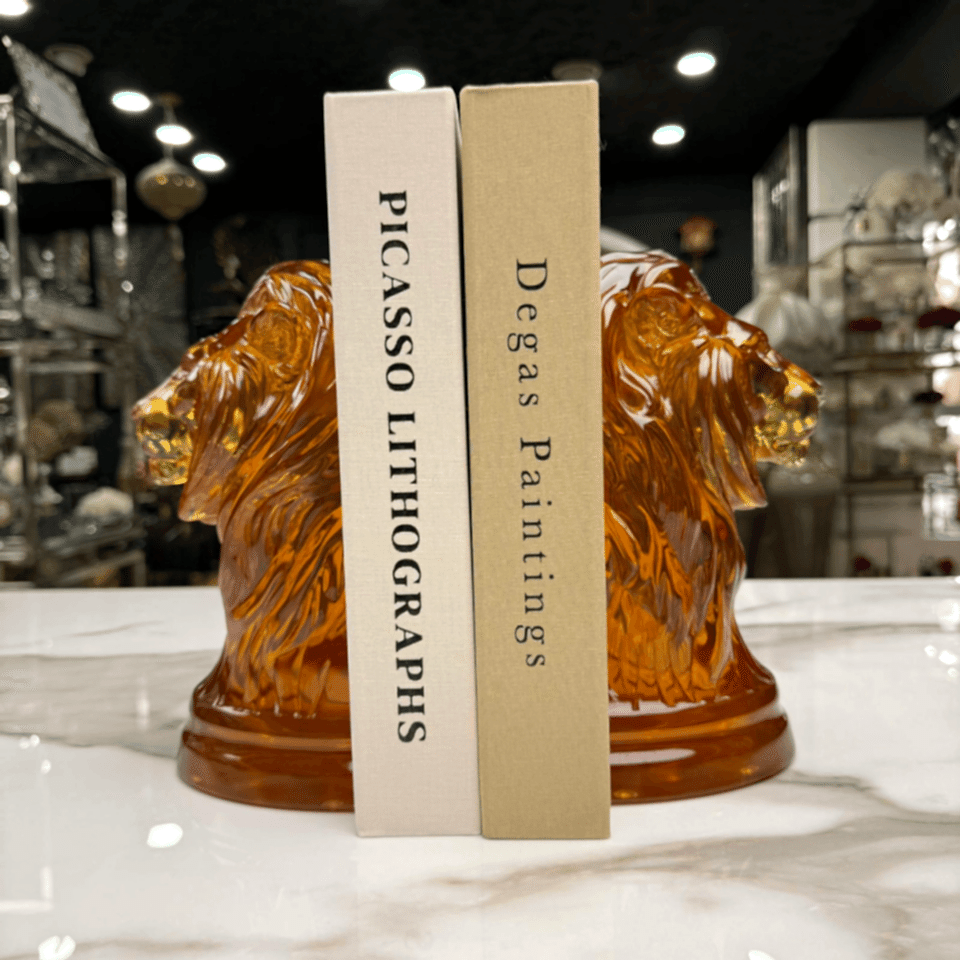 AKRİLİK ASLAN FİGÜRLÜ 2'Lİ KİTAP TUTACAĞI